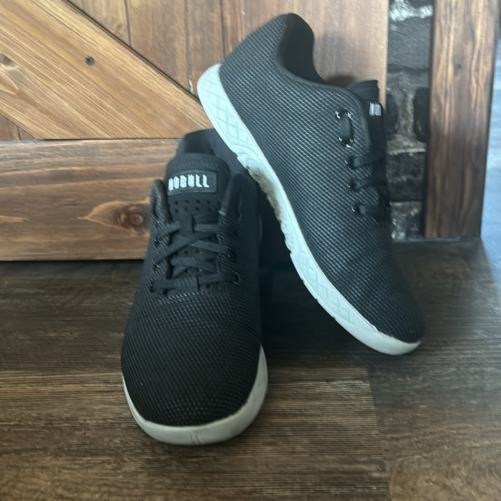 NOBULL trainer in excellent condition, only worn 2 times.